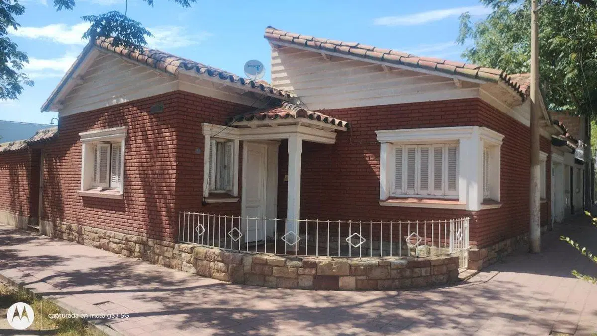 Casa esquina 3 Dormitorios cochera Dorrego Gllen 2
