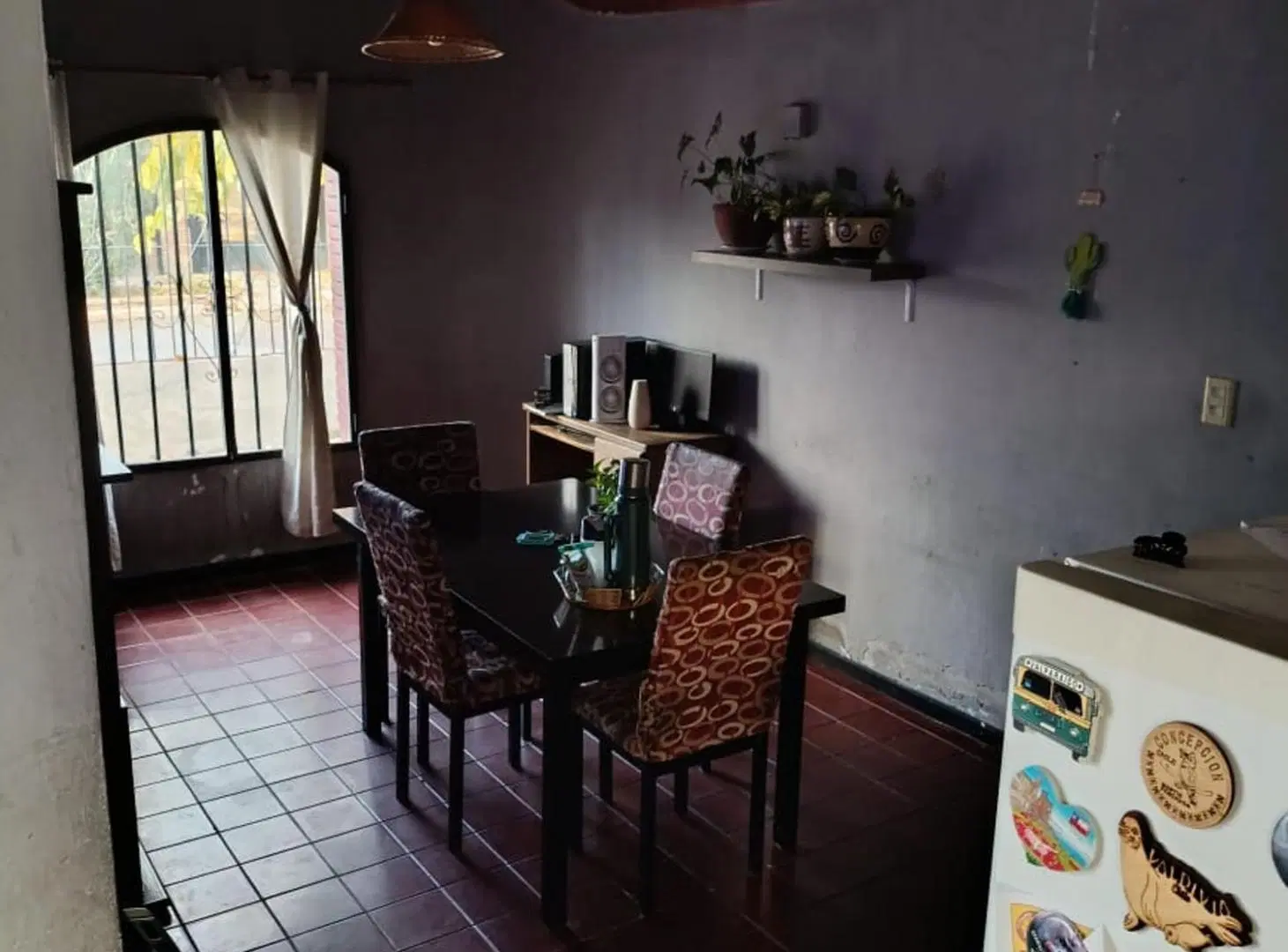 CASA EN VENTA EL CHALLAO  2 DORM, PATIO Y COCHERA 2