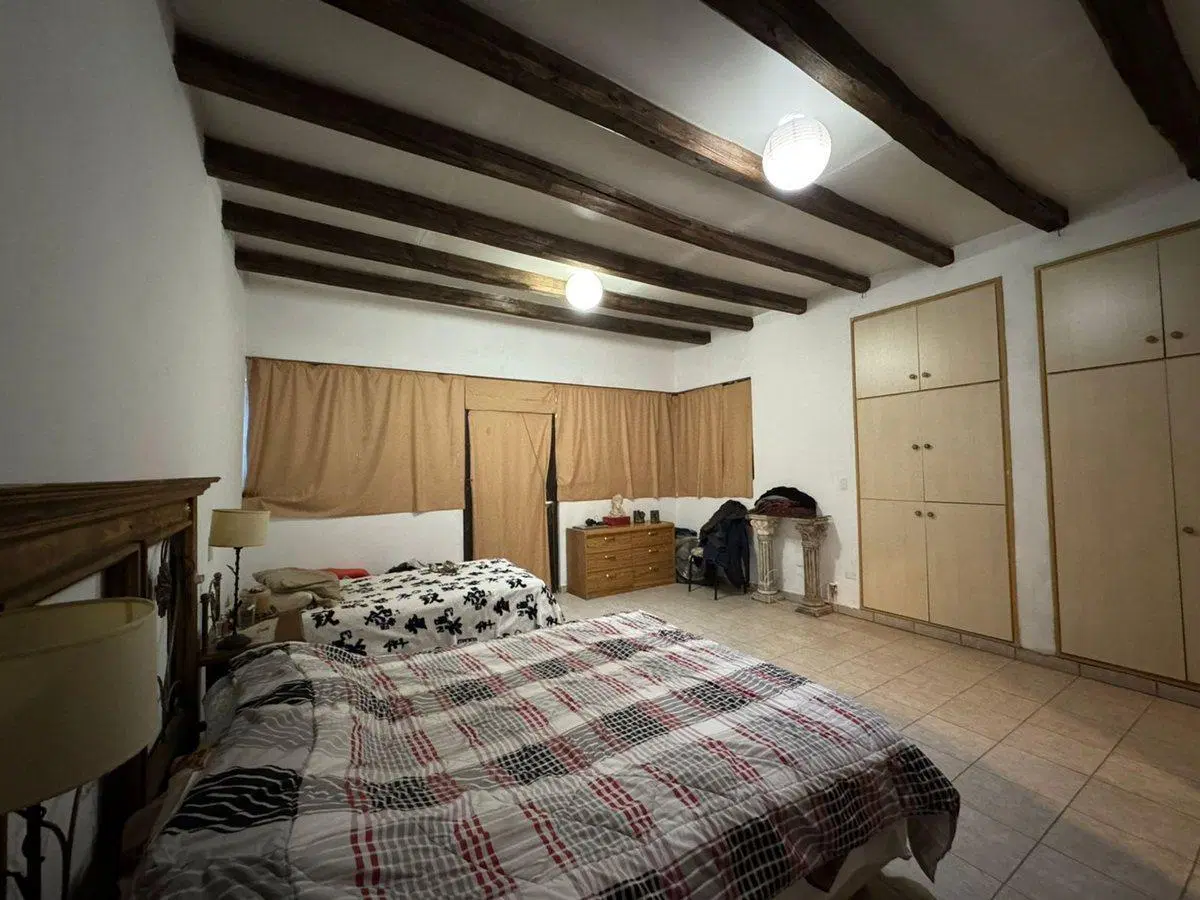CASA 6 AMBIENTES EN VENTA EN GUAYMALLEN CON PILETA 5