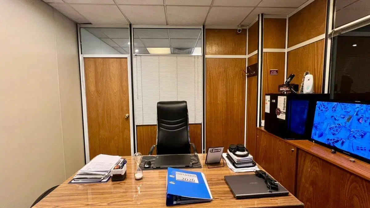 Venta Oficina 300 m2, galería Bamac Centro Mendoza 4