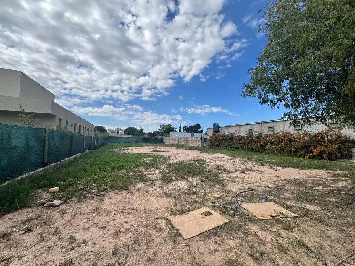 LOTE EN VENTA BARRIO SEMI PRIVADO CHACRAS CUORE 3