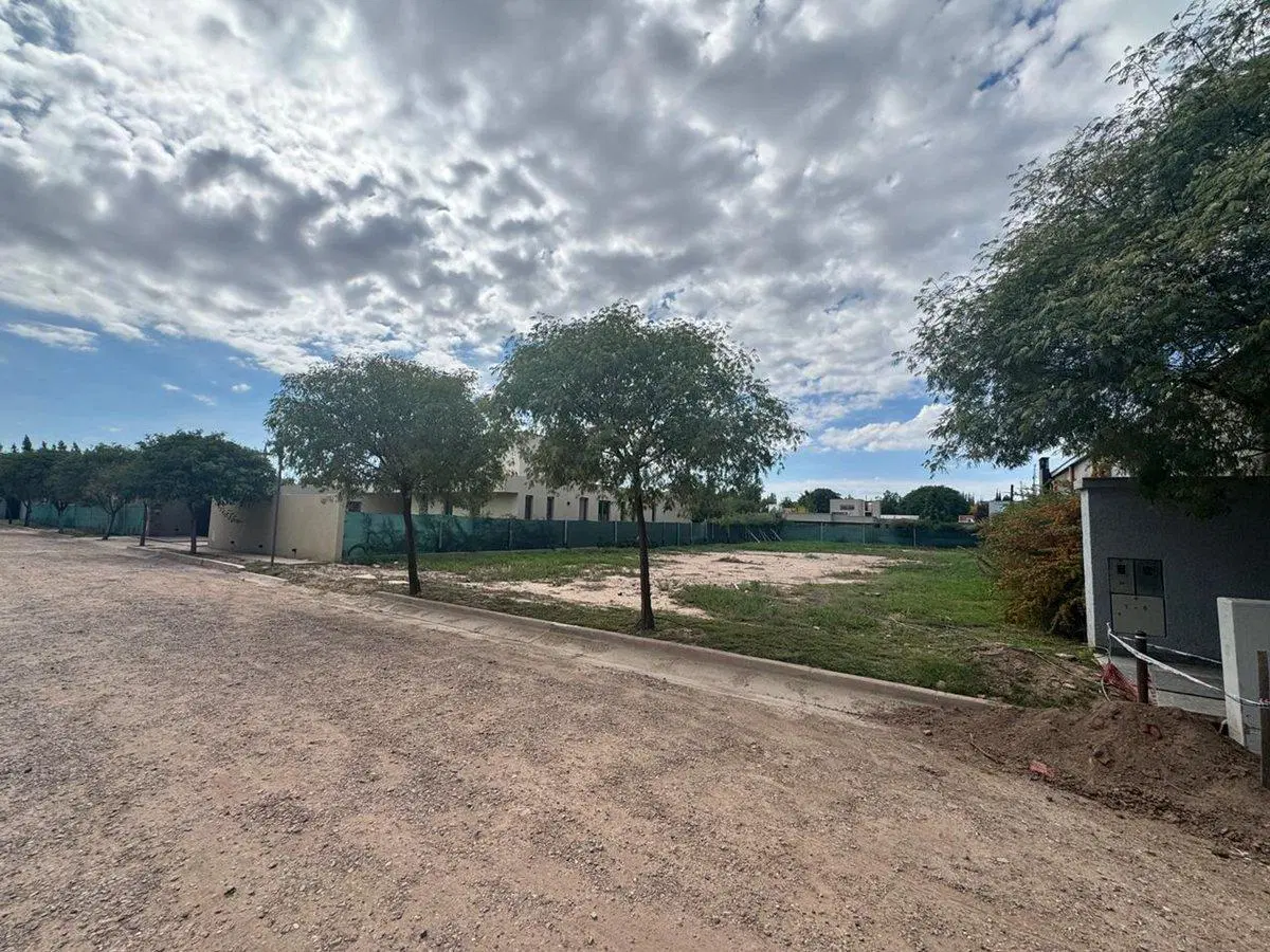 LOTE EN VENTA BARRIO SEMI PRIVADO CHACRAS CUORE 5