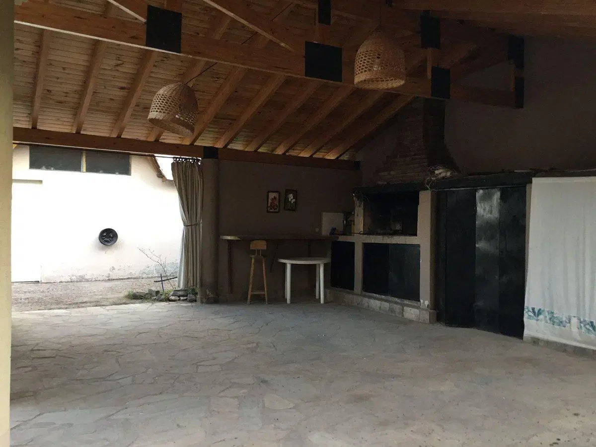 VENTA CASA RESIDENCIAL 3 DORMITORIOS Y PISCINA MZA 4