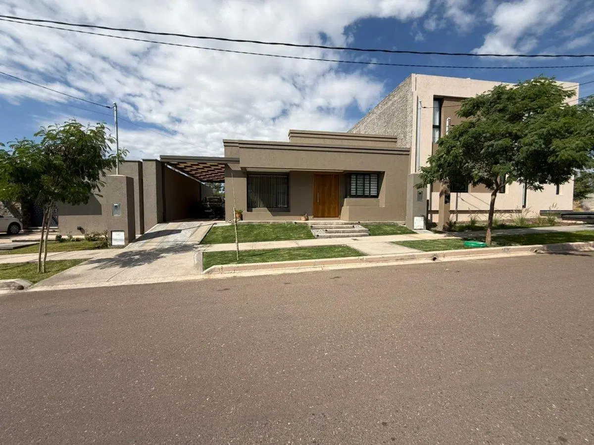 CASA VENDE EN BARRIO LAS ACACIAS 4