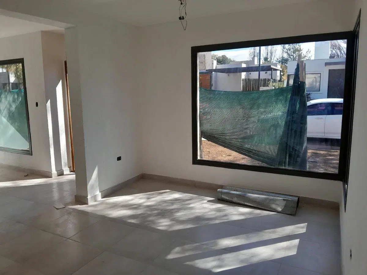Venta casa a estrenar,   barrio  Lar de Drummond 4