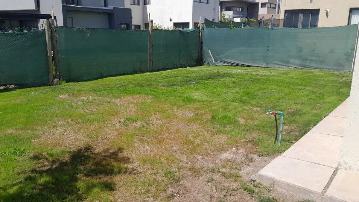 Venta casa a estrenar,   barrio  Lar de Drummond 8