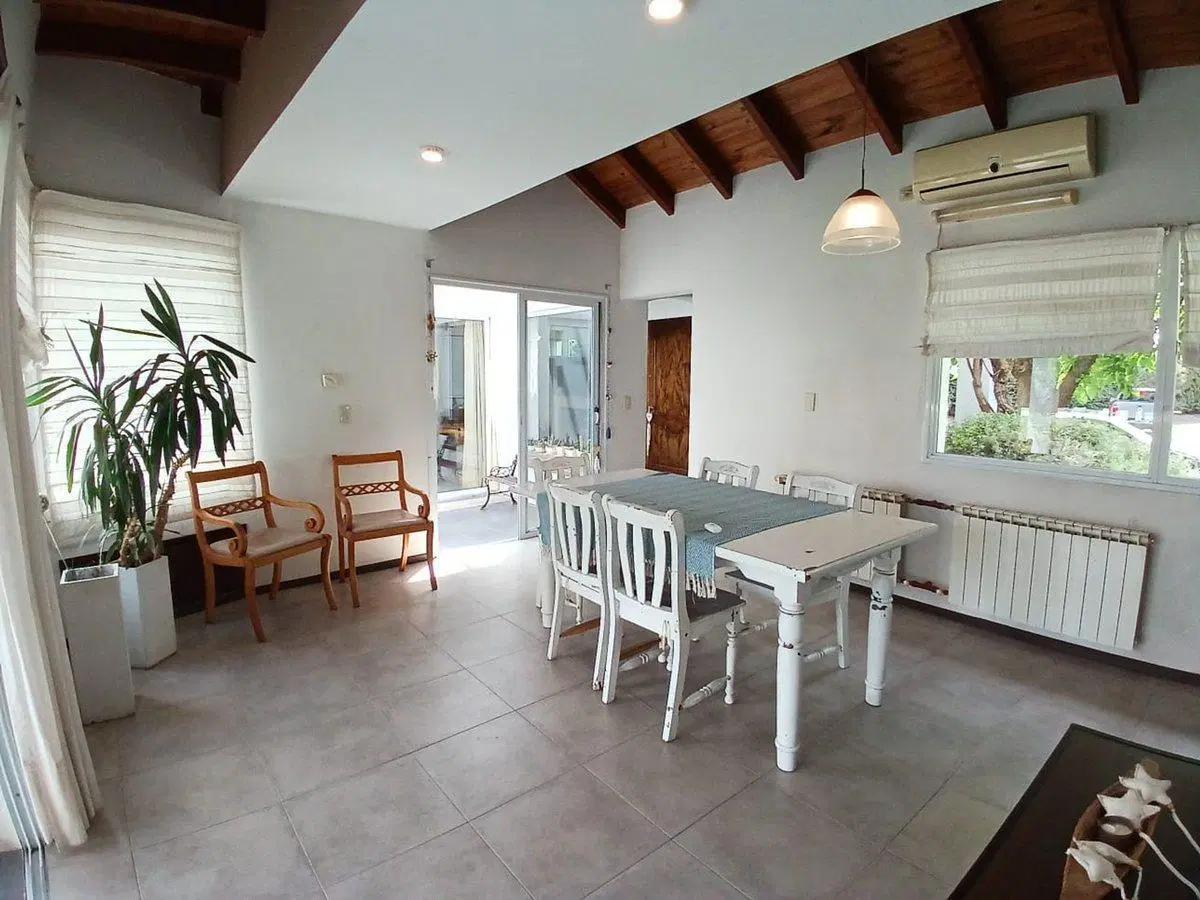 VENTA CASA 4 DORMITORIOS CHACRAS DE CORIA 5
