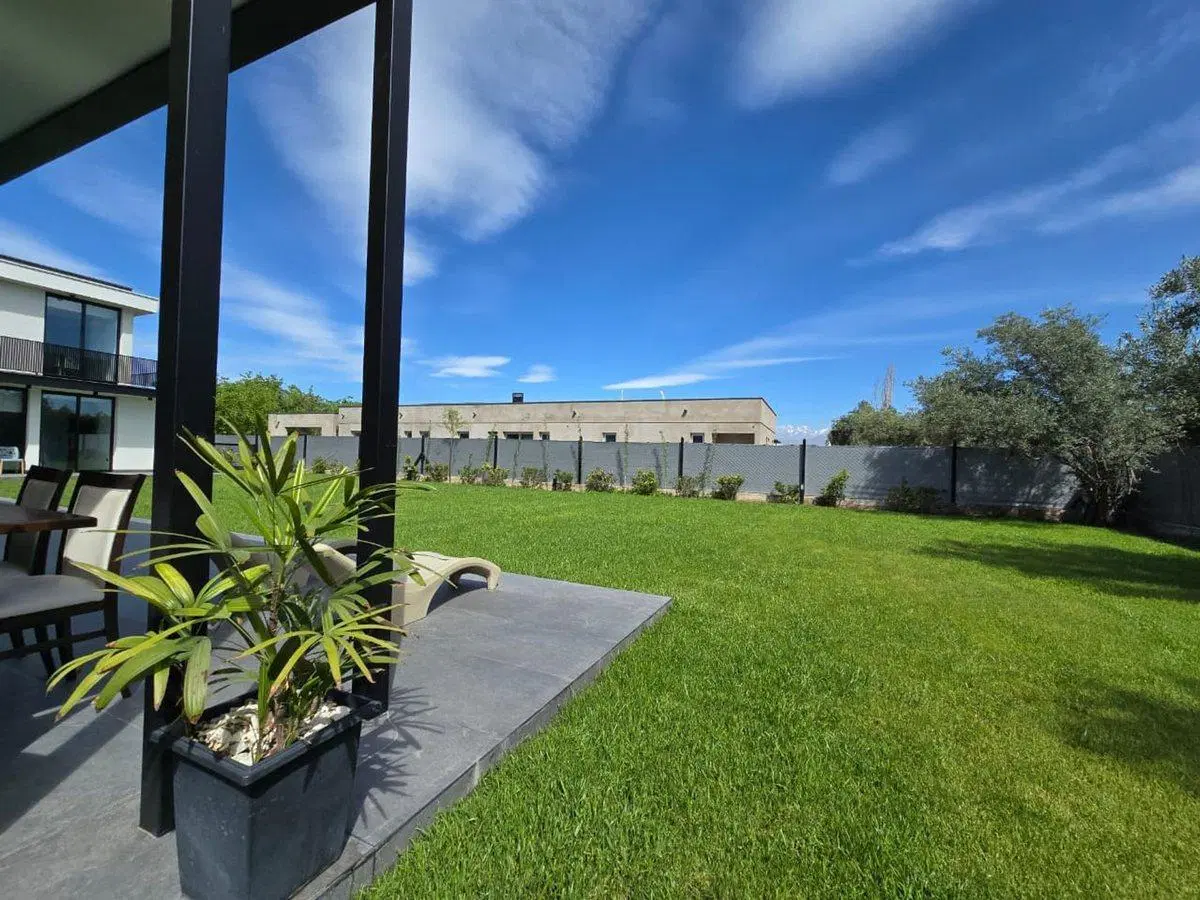 Venta Moderna Casa en La Vacherie, Mendoza 8