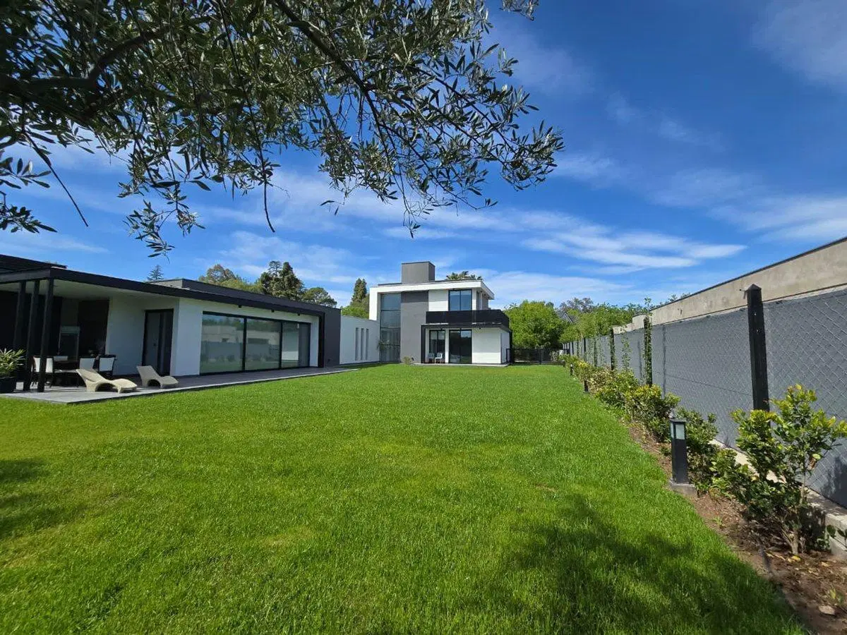 Venta Moderna Casa en La Vacherie, Mendoza 4