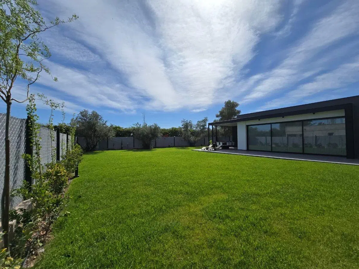 Venta Moderna Casa en La Vacherie, Mendoza 2