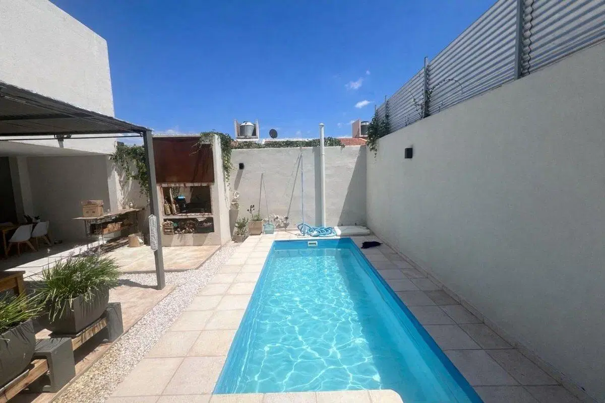 CASA EN VENTA VILLA NUEVA BARRIO SEMI CERRADO 4