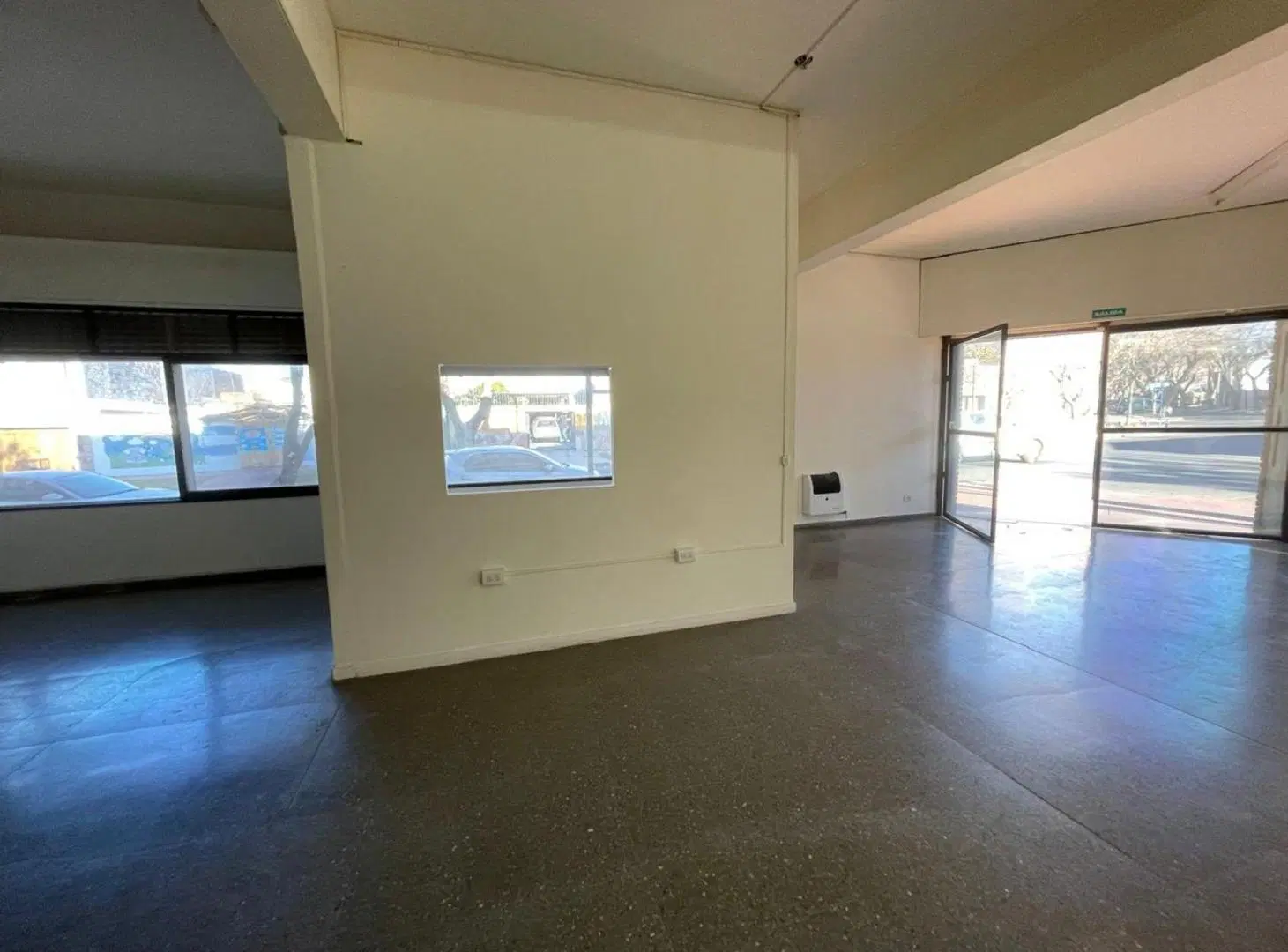 LOCAL DEPOSITO EN ALQUILER 200ms2 GODOY CRUZ 5