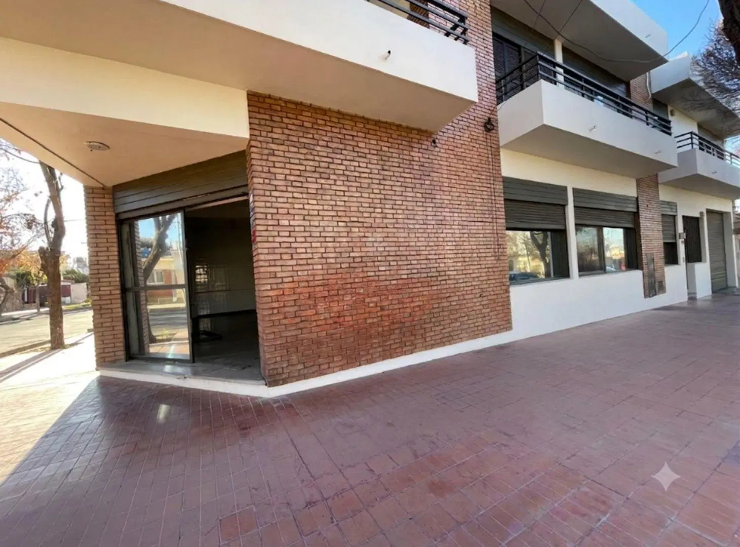 LOCAL DEPOSITO EN ALQUILER 200ms2 GODOY CRUZ 8