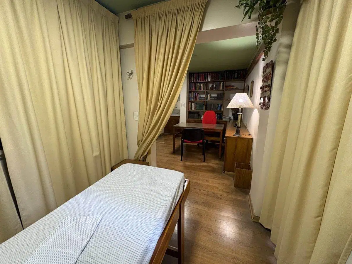 ALQUILER OFICINA/CONSULTORIO, CIUDAD 8