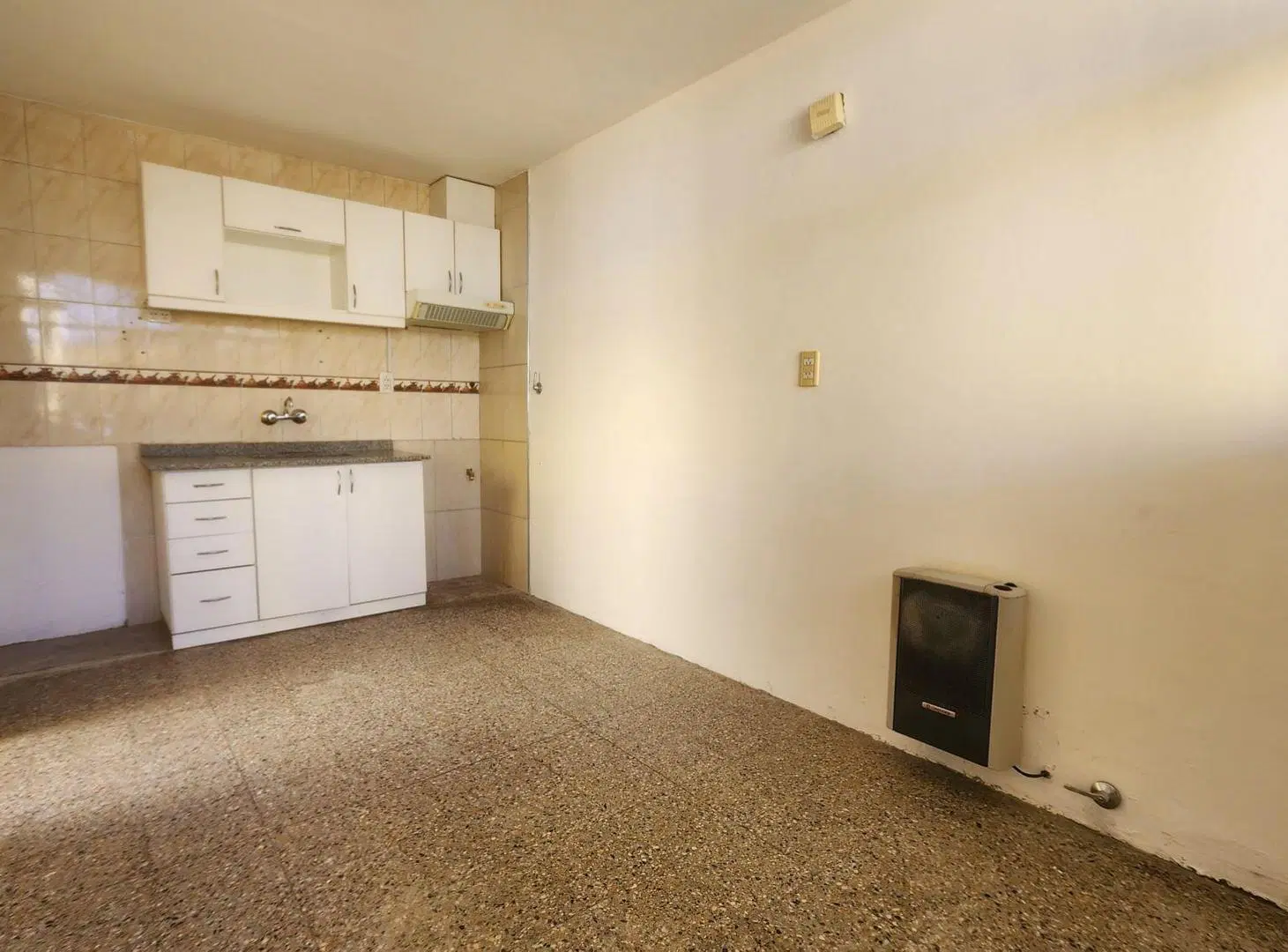Venta Casa en 6° Sección a pasos de Parque Central 5