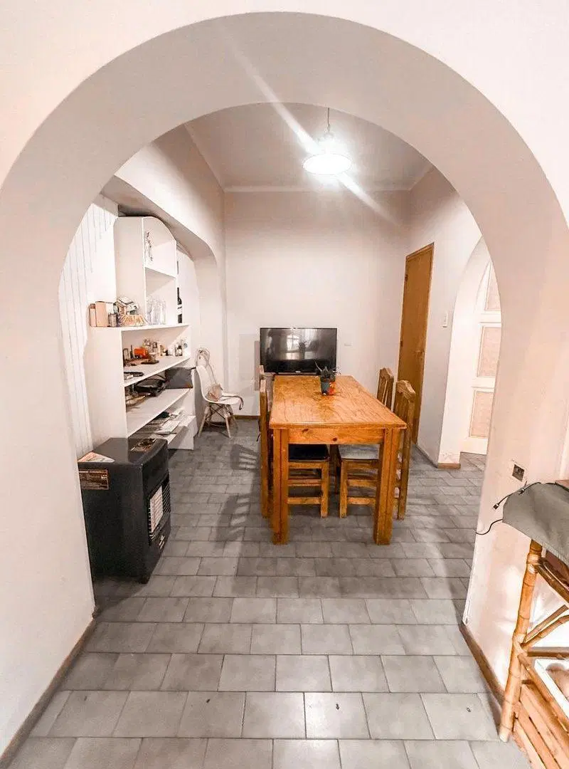VENTA  CASA DE DISEÑO UNICO CIUDAD DE MENDOZA 2