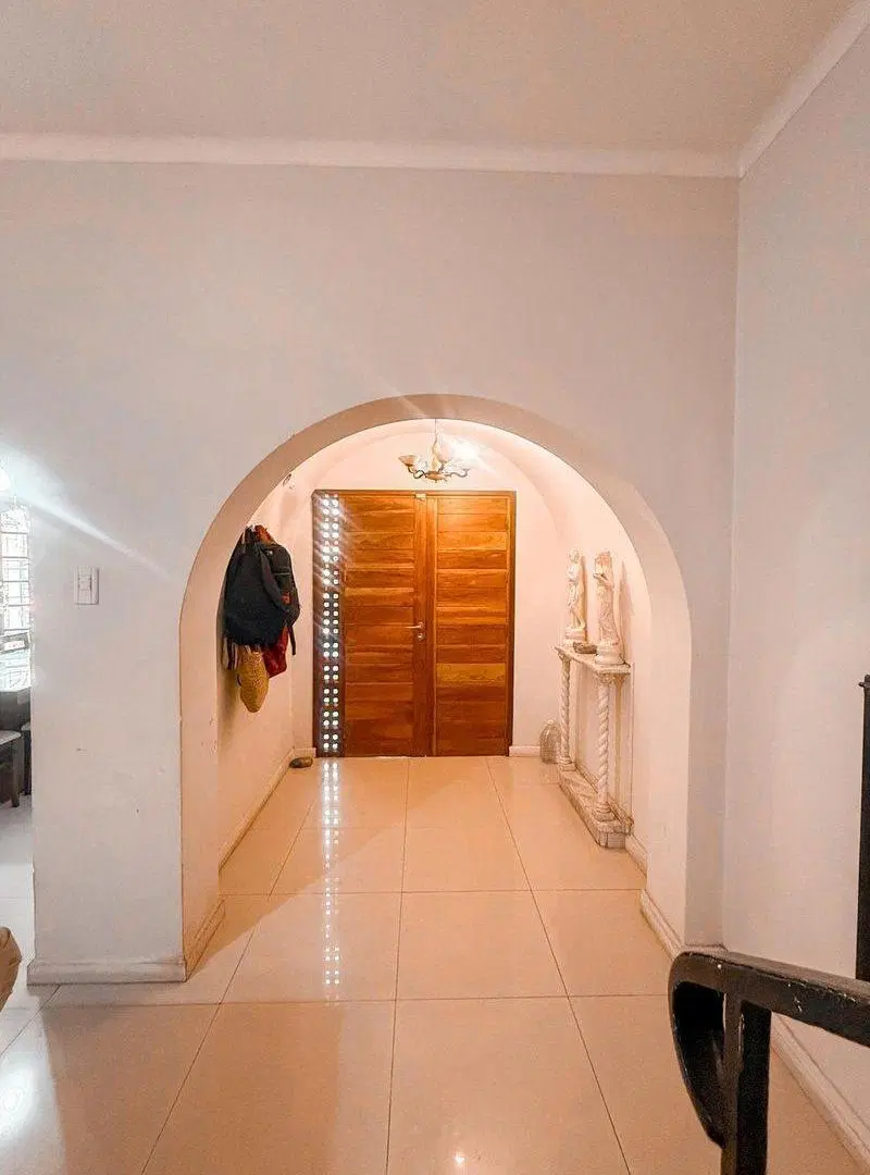 VENTA  CASA DE DISEÑO UNICO CIUDAD DE MENDOZA 3