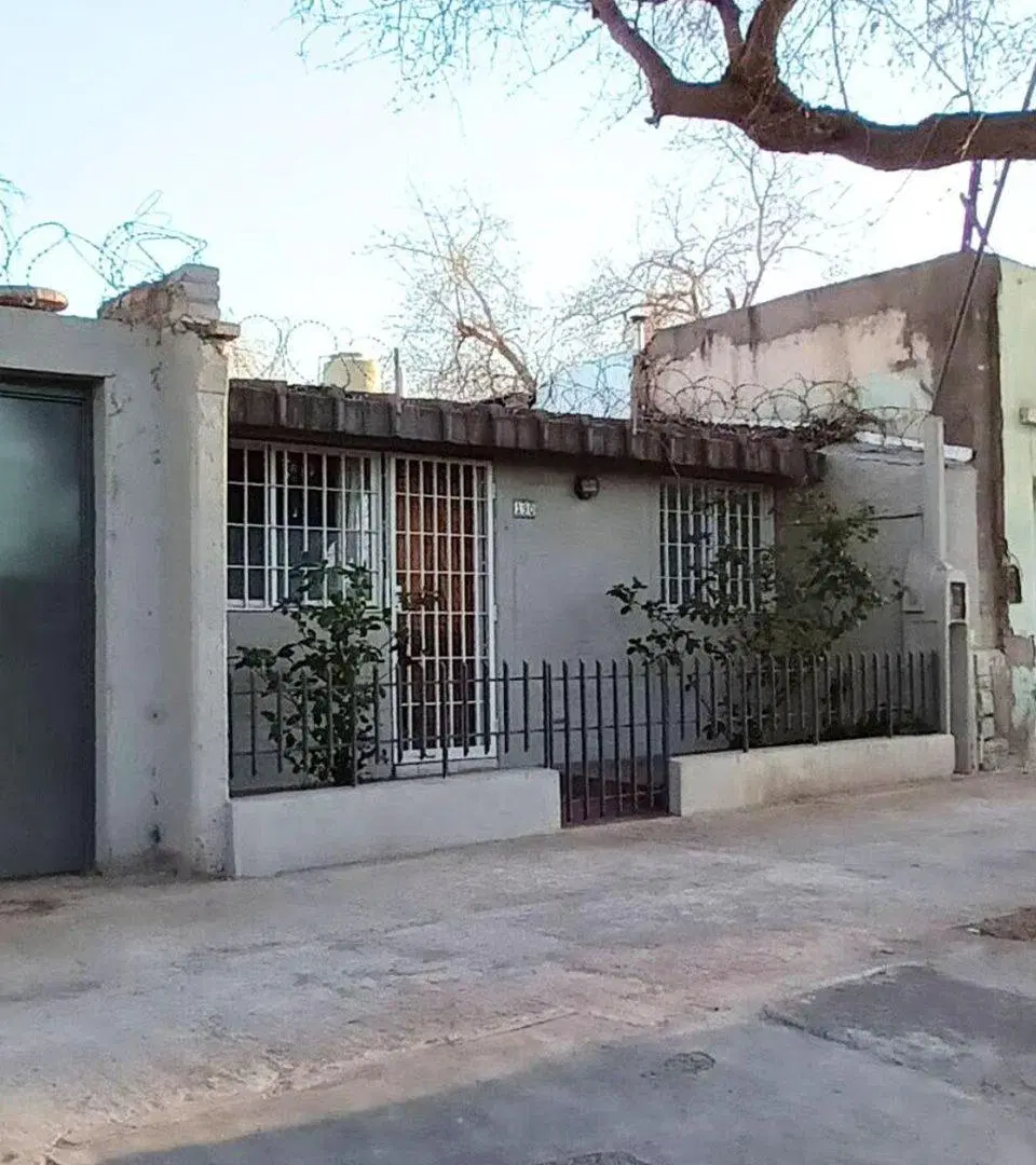 VENTA CASA EN LA SEXTA SECCION 1 DORM. 5