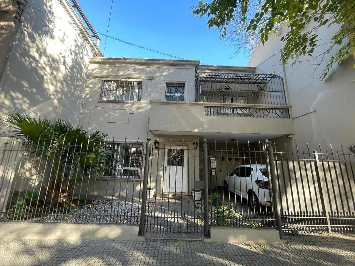 CASA EN VENTA CALLE 25 DE MAYO CIUDAD DE  MENDOZA 3
