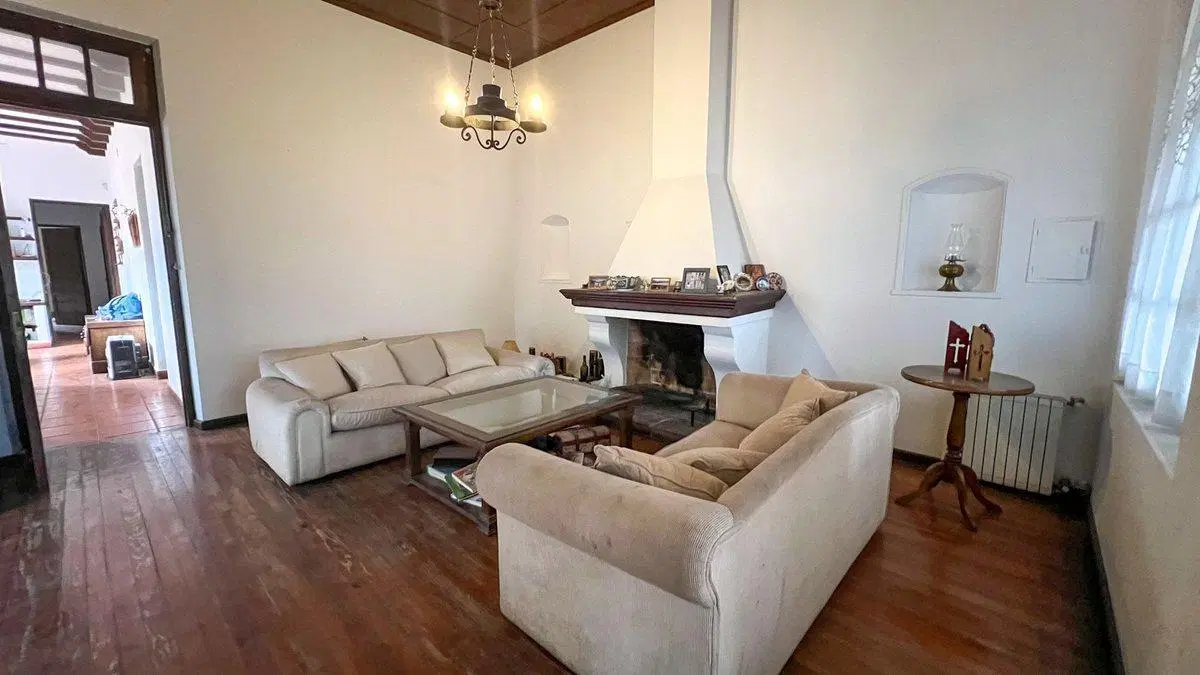 Casa en venta de 5 habitaciones en Barrio Bombal 3