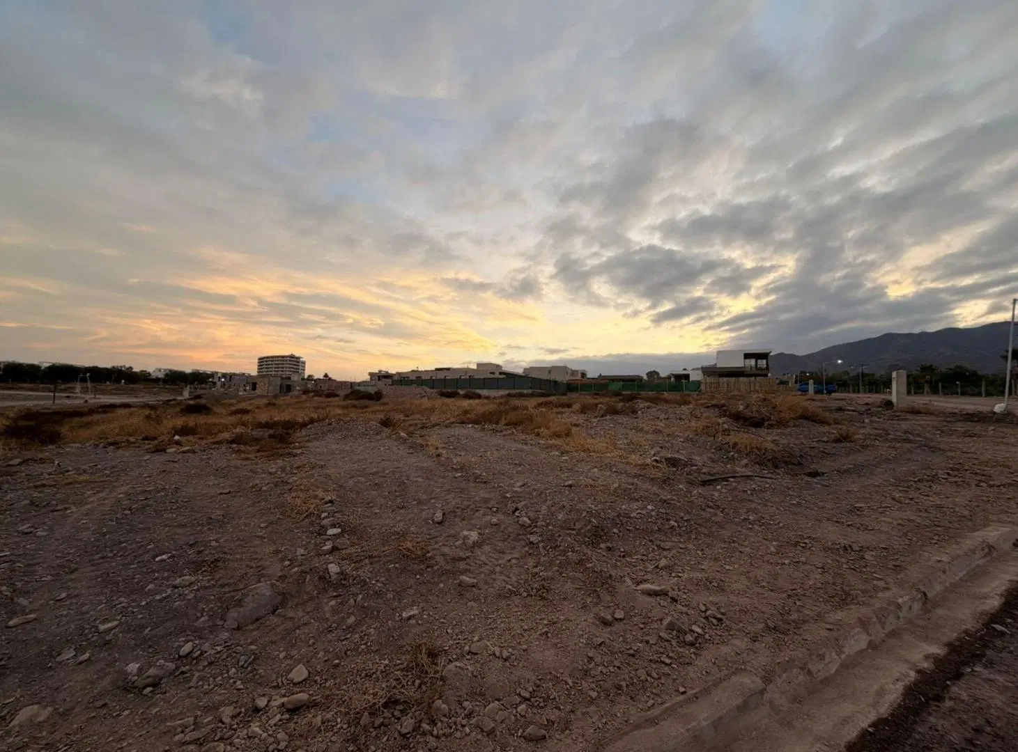 LOTE EN VENTA ROMERO DAY CHALLAO VISTA A LA CIUDAD 4
