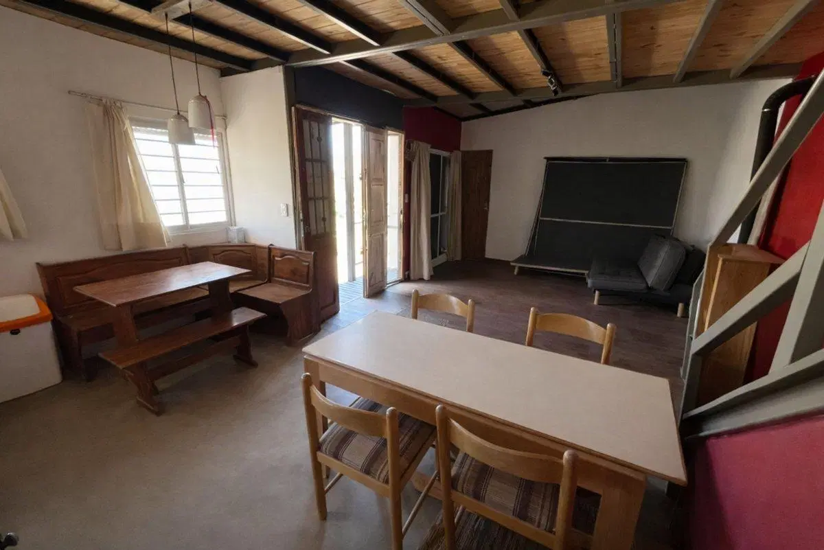 CASA EN VENTA FRENTE AL LAGO POTRERILLOS 5
