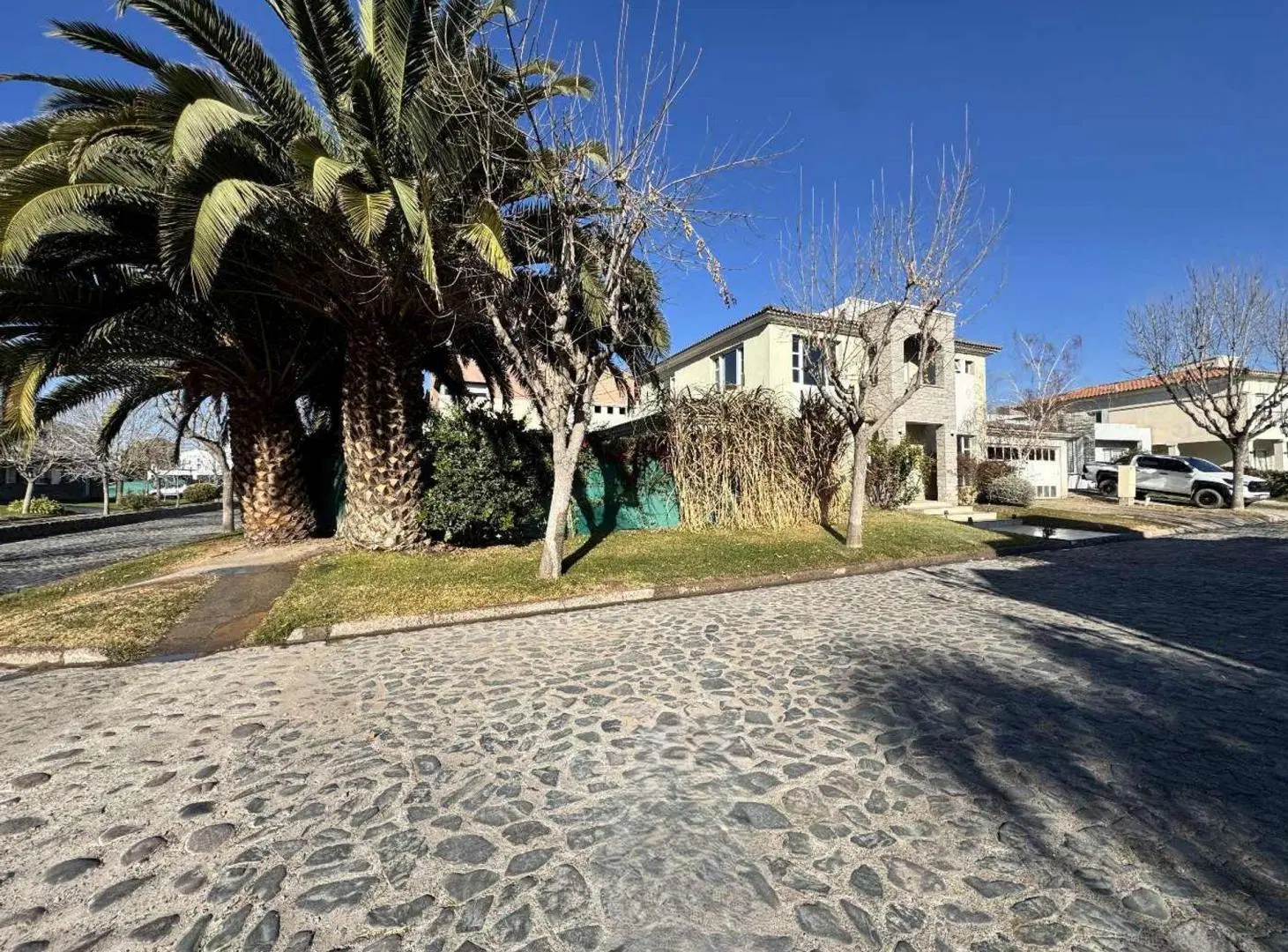 CASA EN VENTA BARRIO DEL PILAR GUAYMALLEN MENDOZA 4