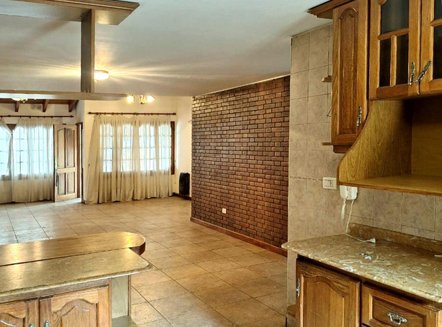 Foto de VENTA AMPLIA CASA BOMBAL SUR GODOY CRUZ MENDOZA, imagen 5