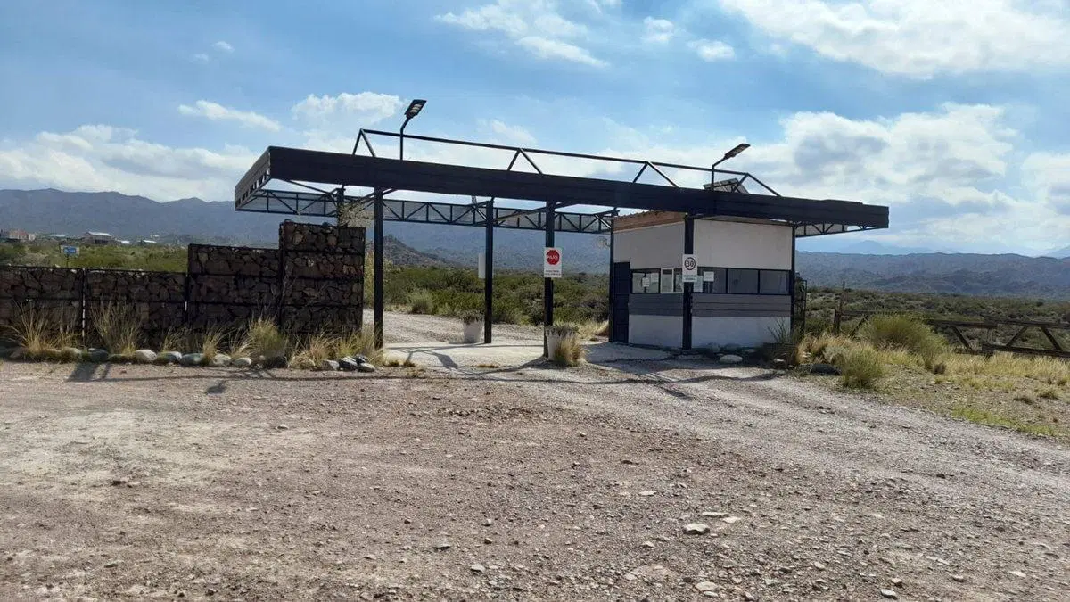 VENTA CASA B° SEMI PRIVADO EN POTRERILLOS MENDOZA 5