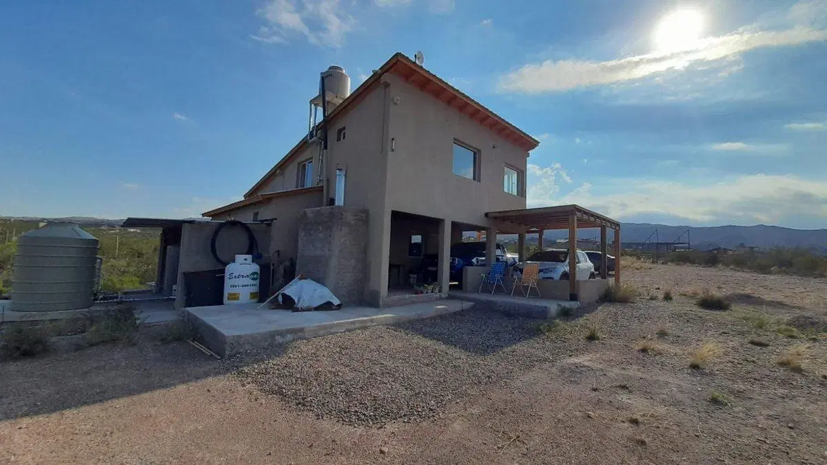 VENTA CASA B° SEMI PRIVADO EN POTRERILLOS MENDOZA 4