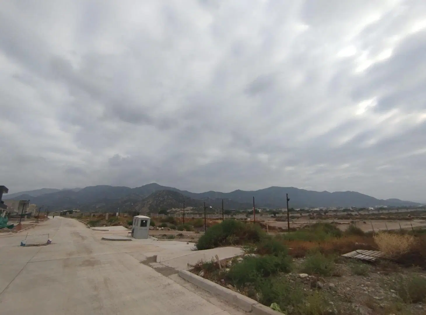 VENTA DE LOTE ESQUINA EN LA BASTILLA 3