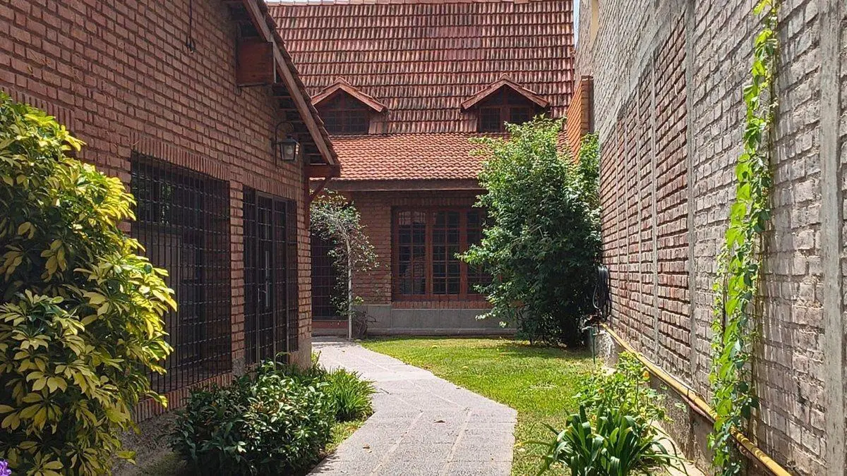 Venta Casa Apta Credito Barrio Bombal Godoy Cruz 4