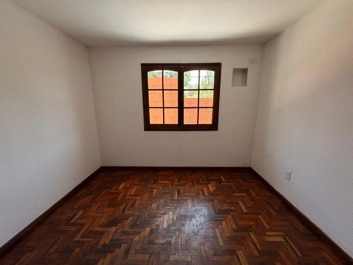 Venta Casa Apta Credito Barrio Bombal Godoy Cruz 2