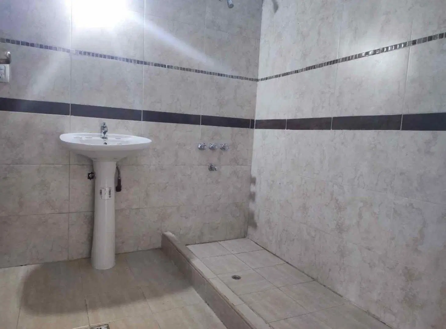 VENTA CASA ESQUINA A ESTRENAR LAS HERAS 2