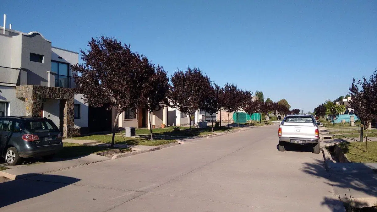 VENTA LOTE BARRIO PRIVADO VALLE ESCONDIDO LUJAN MZ 8