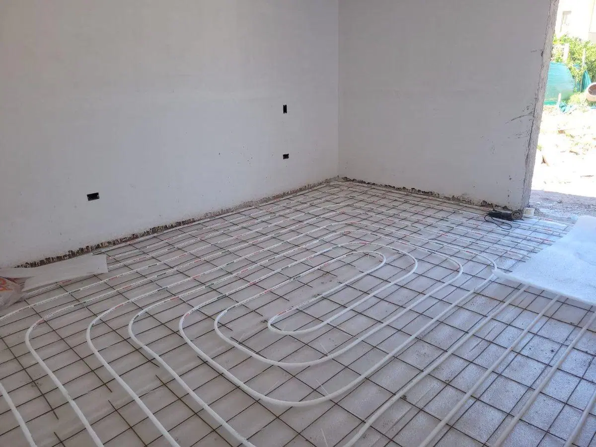 CASA 3 DORMITORIOS 3 BAÑOS B° ALBA DE TANQAY 8