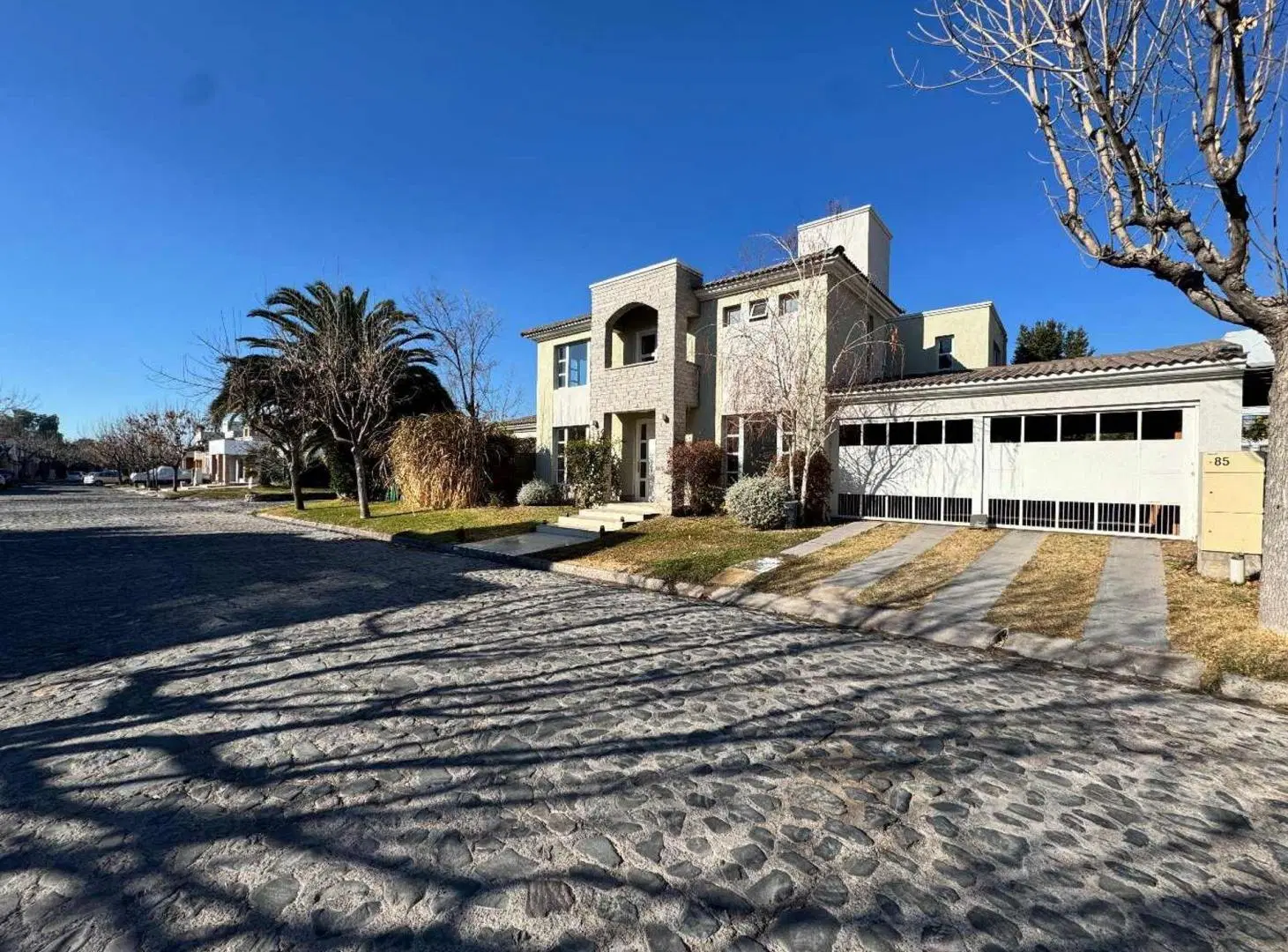 CASA EN ALQUILER BARRIO PRIVADO GUAYMALLEN 5