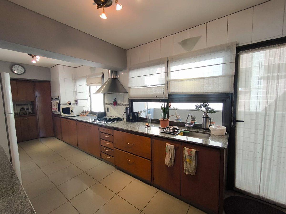 Foto de VENTA MAGNIFICO DEPARTAMENTO SEMIPISO, MICROCENTRO, imagen 4