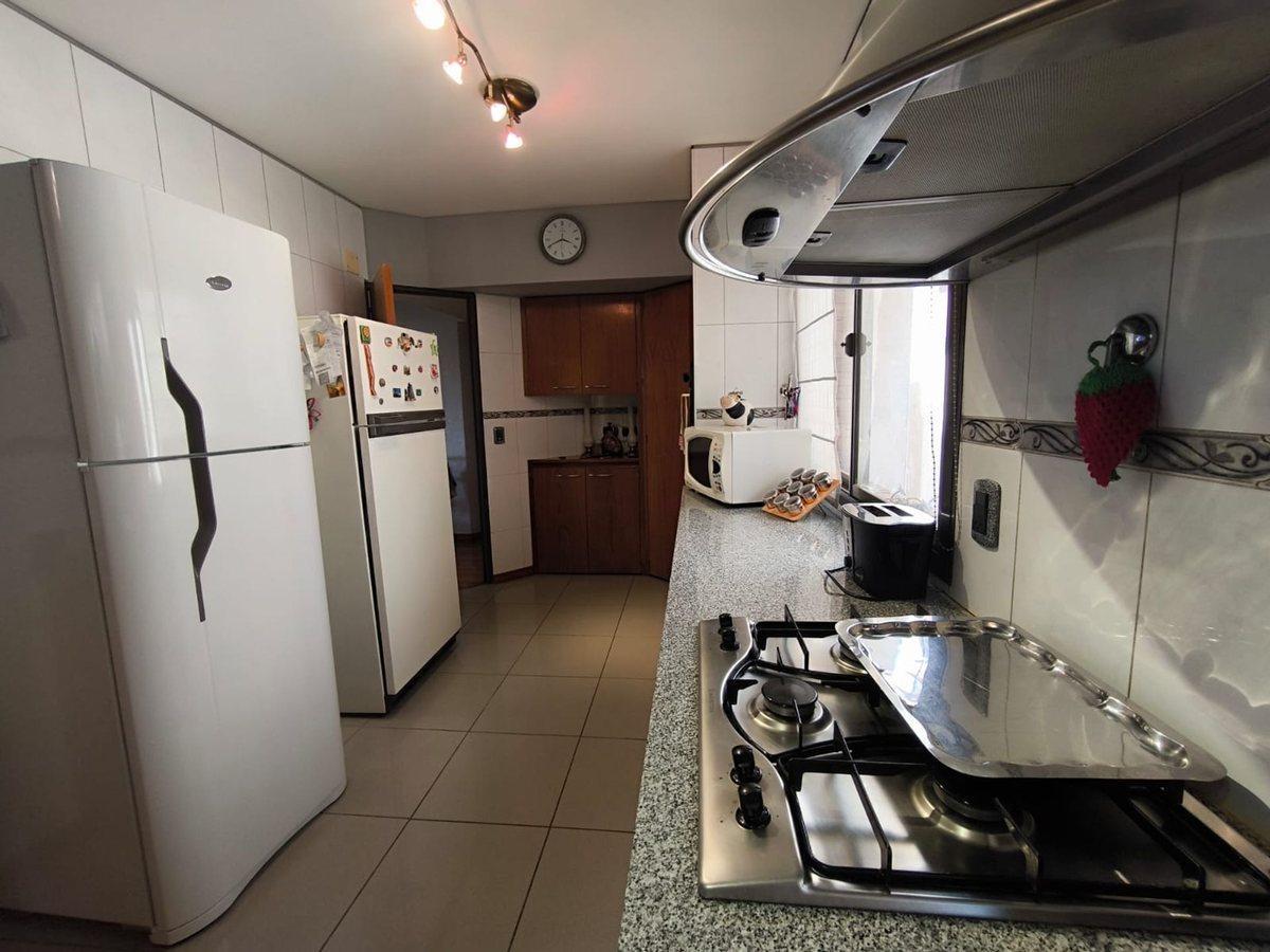 Foto de VENTA MAGNIFICO DEPARTAMENTO SEMIPISO, MICROCENTRO, imagen 3