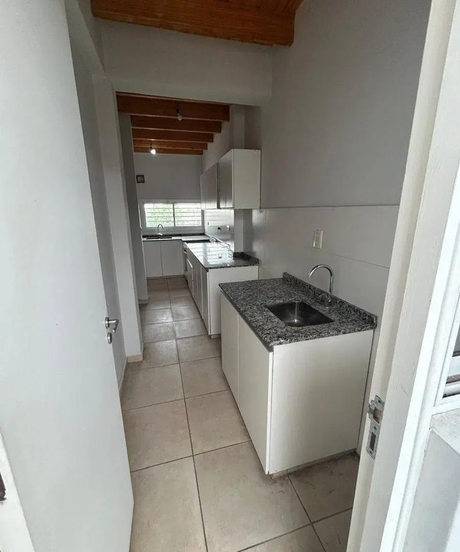 VENTA EXCELENTE DUPLEX 2 DORMITORIOS GUAYAMALLEN 2