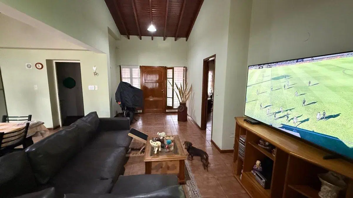 VENTA CASA 3DORM 2 BAÑOS COCHERA. 4TA OESTE CIUDAD 8