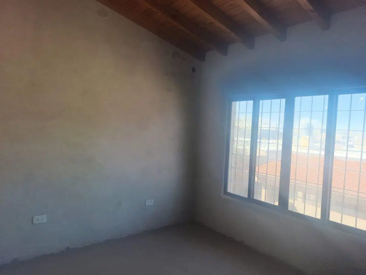 VENTA CASA 4 HABITACIONES  LAS HERAS 2