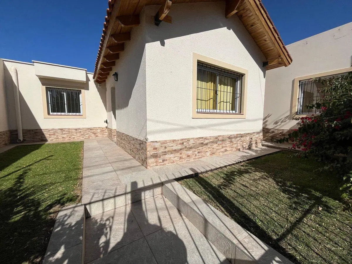 CASA EN VENTA DE 4 HAB B° AGUA Y ENERGIA PLAN 18 3