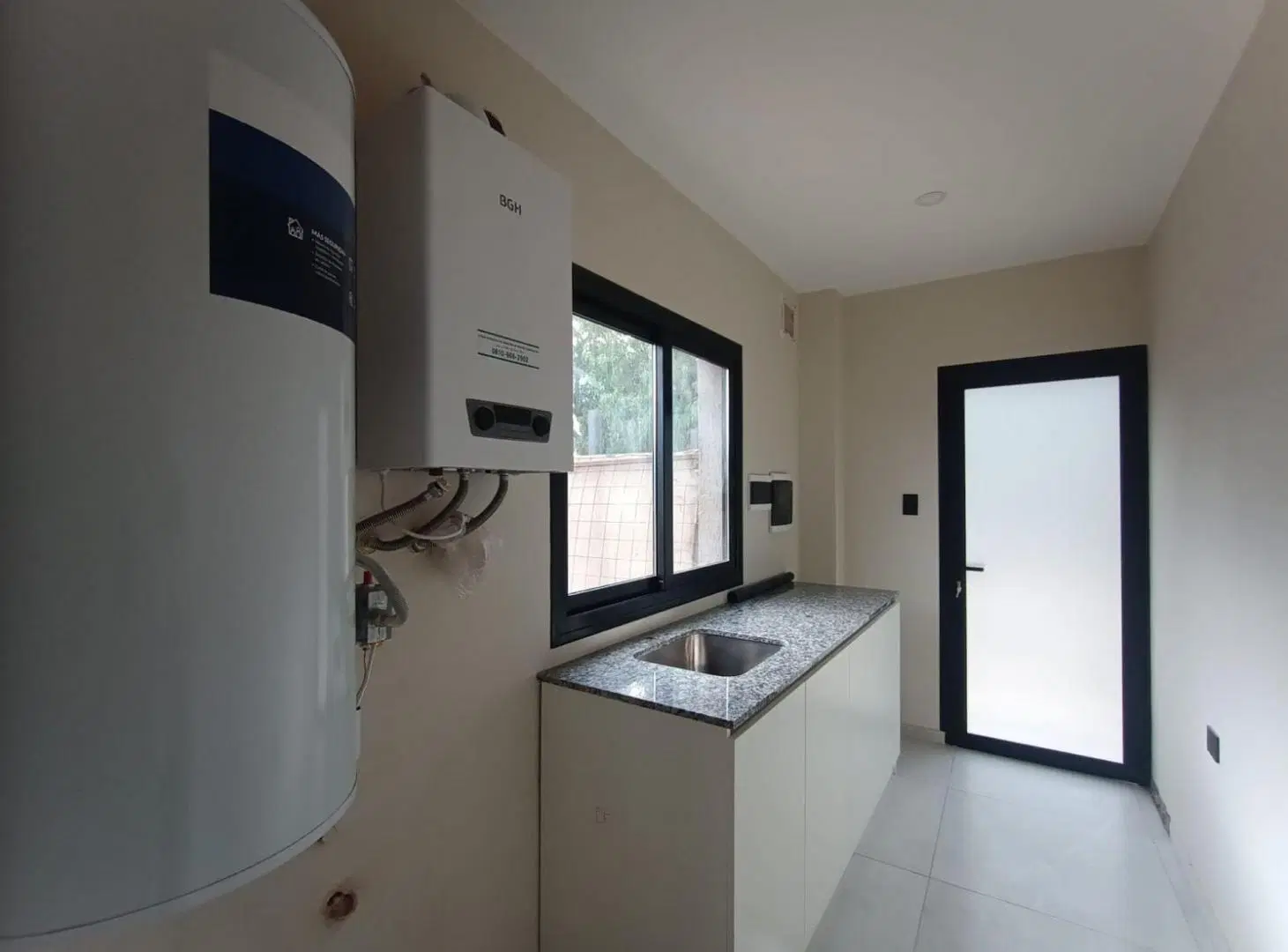 MARAVILLOSA CASA EN VENTA EN BARRIO PRIVADO MAIPU 2