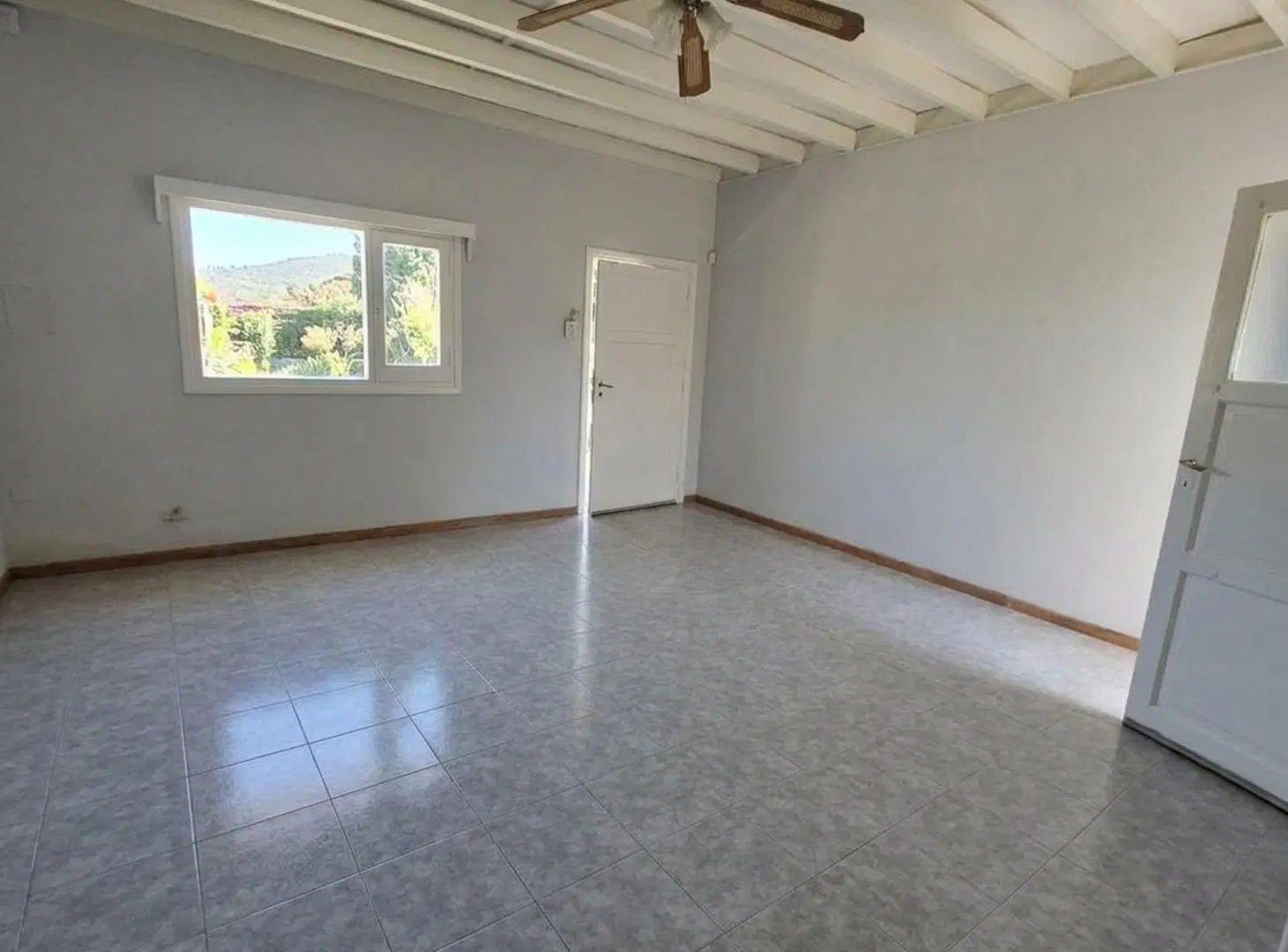 CASA EN VENTA, 2 DORMITORIOS, PATIO Y TERRAZA 4