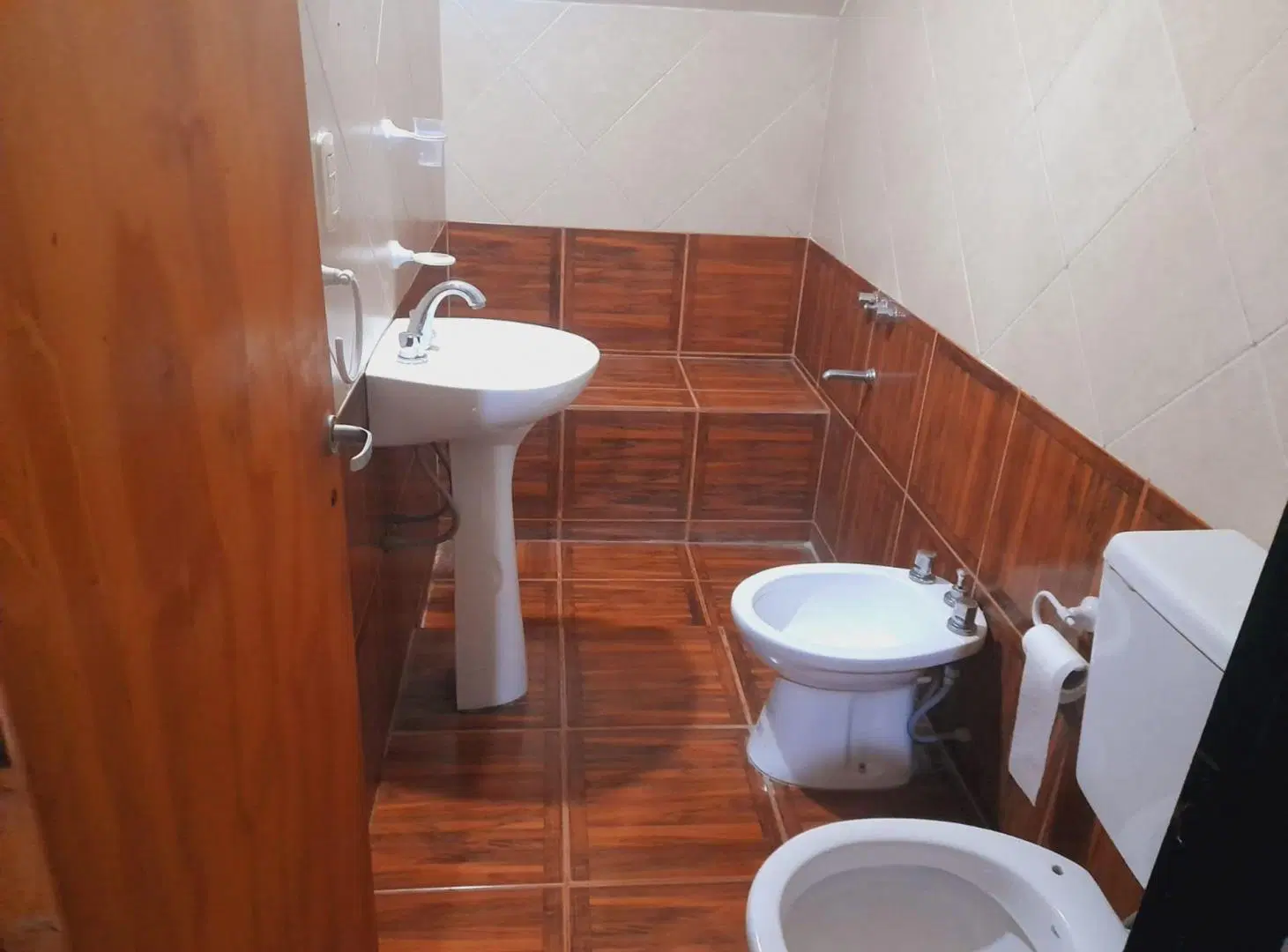 ALQUILER CASA LAS HERAS 3 DORMITORIOS Y COCHERA 4