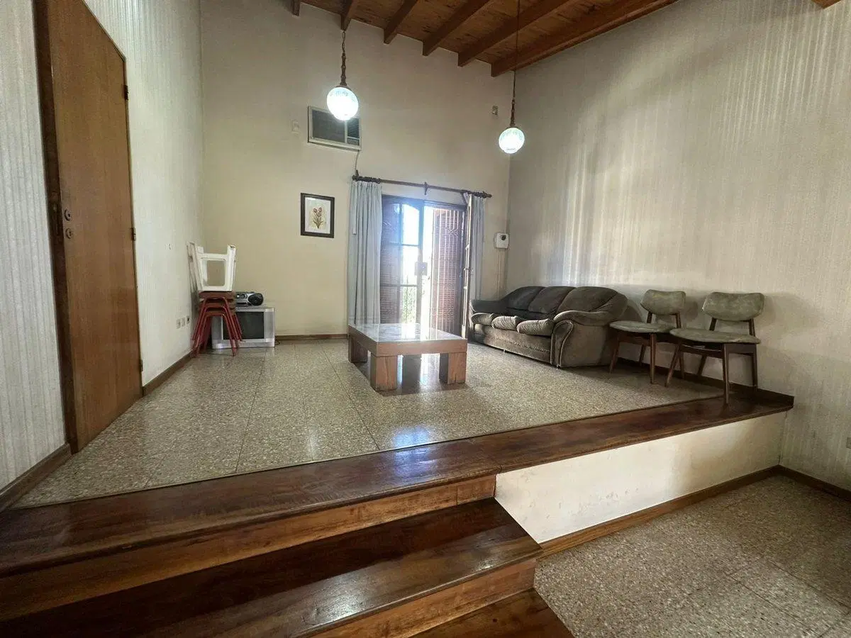 Casa a la Venta en Dorrego 4 habitaciones 3