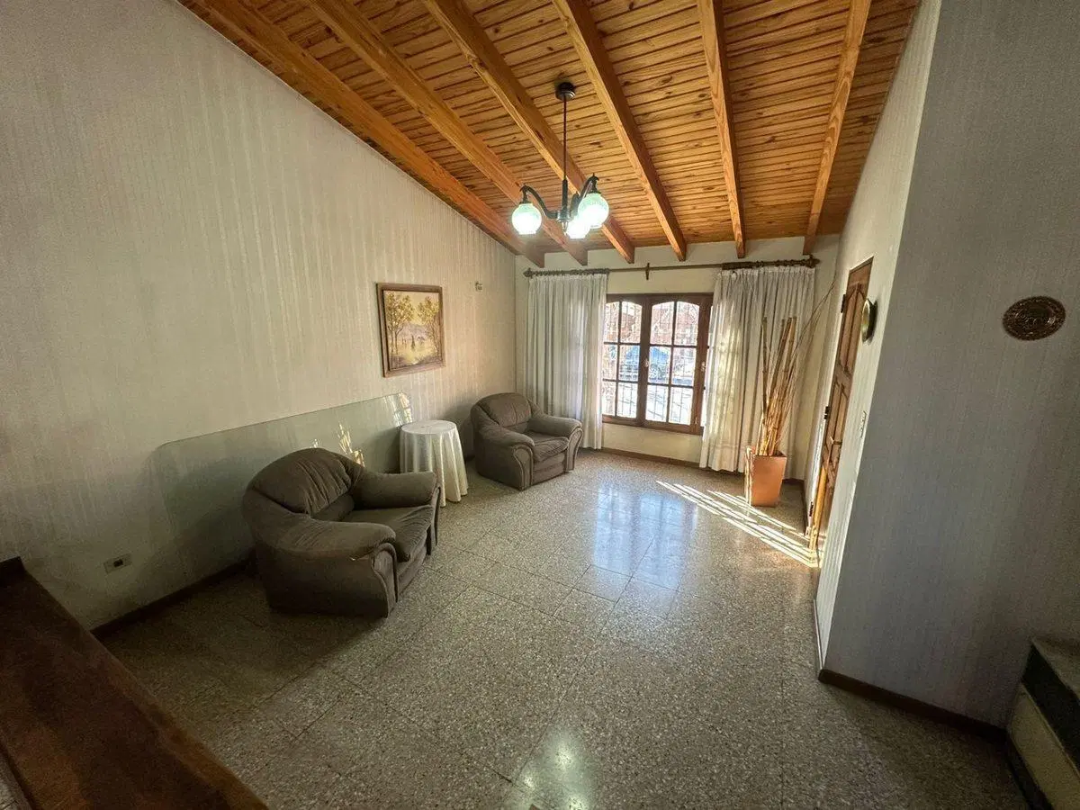 Casa a la Venta en Dorrego 4 habitaciones 5
