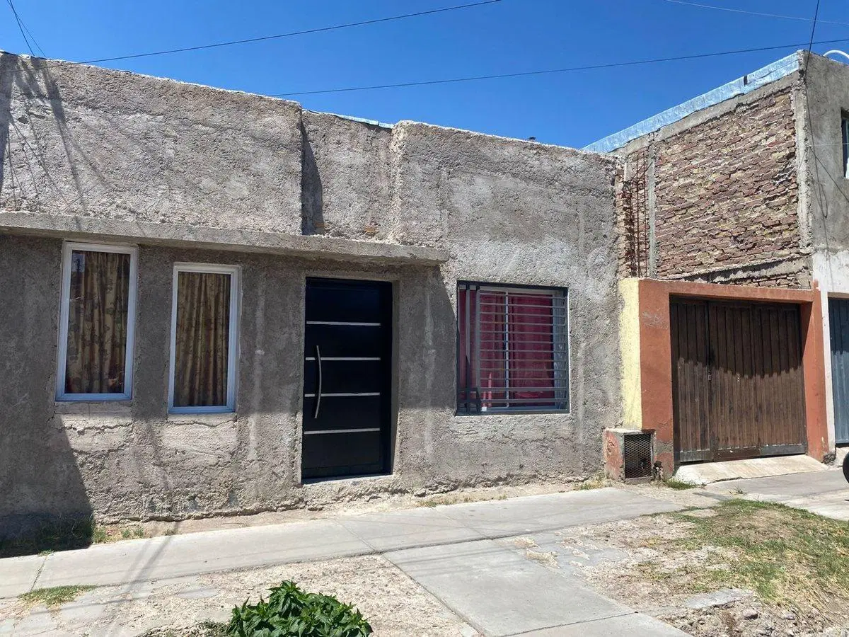 VENTA CASA 2 DORMITORIOS - BARRIO ESTANZUELA 2