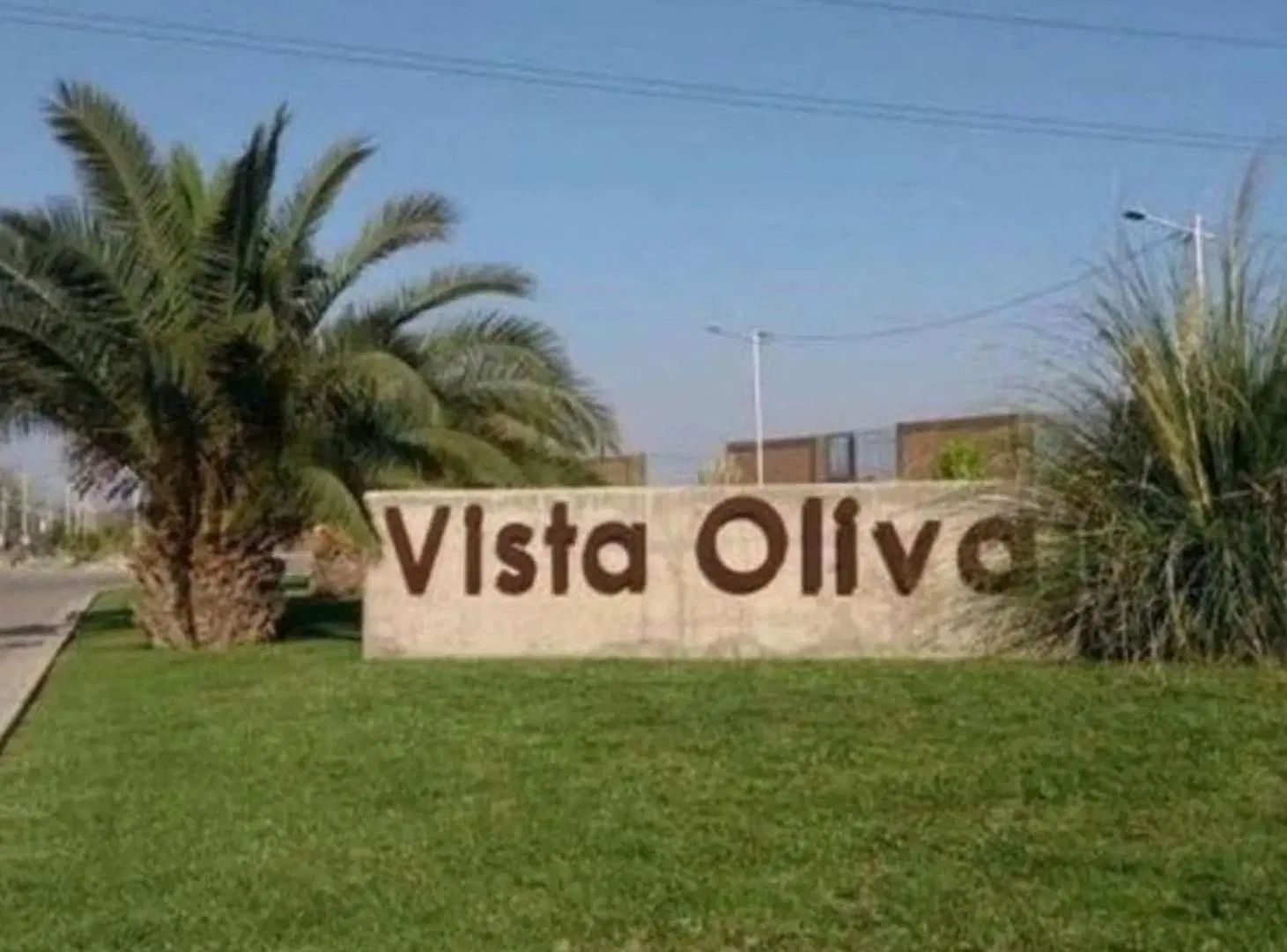 Venta lote central barrio priv Vista Oliva Maipú 5